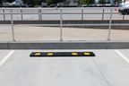 Rubber parking block without vehicle